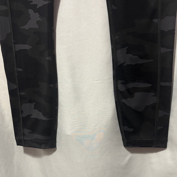 Athleta Black Camouflage Leggings SM141 - Picture 4 of 10
